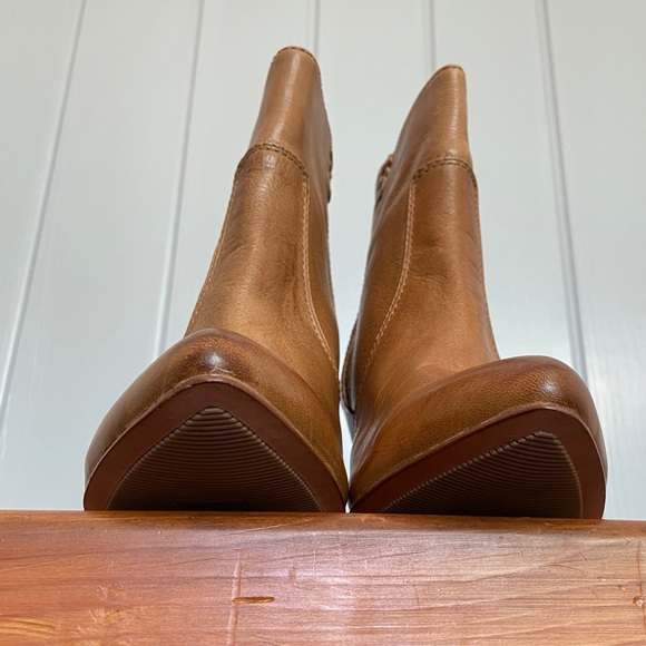 Frye NWOT Regina Heel Ankle Booties Cognac - RARE - Picture 6 of 15